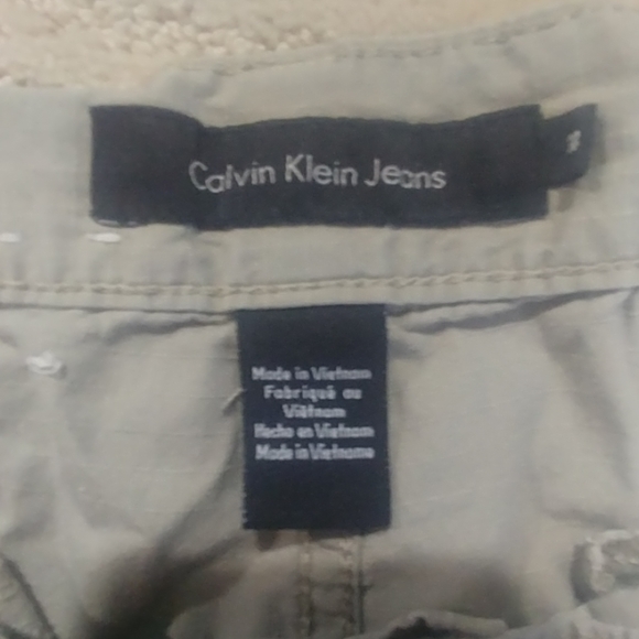 Mens calvin Klein cargo shorts - Picture 2 of 3